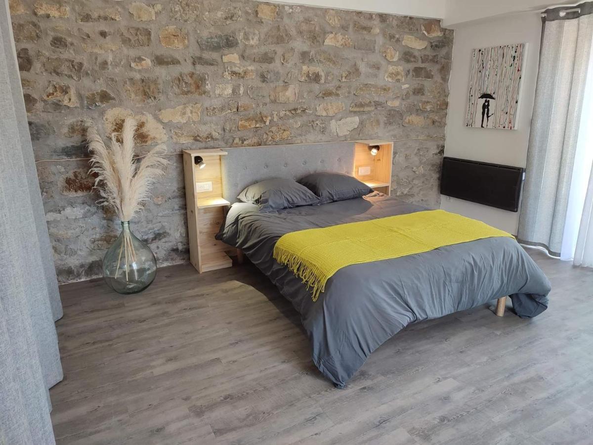 Auberge Des Esperels Rez De Maison Avec Jardin Figanieres ภายนอก รูปภาพ
